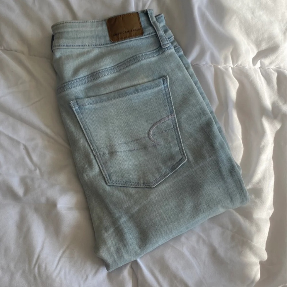 American eagle light blue washed skinny jeans